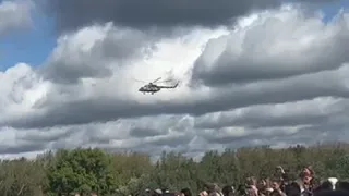 В Рязани на школьной линейке 1 сентября над учениками пролетел вертолёт