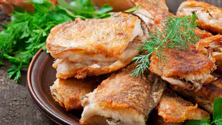 Нужно ли закрывать крышку во время жарки рыбы. Намотайте себе на ус