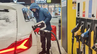 Уехали с заправки с пистолетом в баке - попрощайтесь с правами. В ГИБДД поставили точку