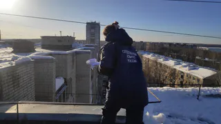 Владимирцев предупреждают о травмах из-за снега и сосулек в зимний период