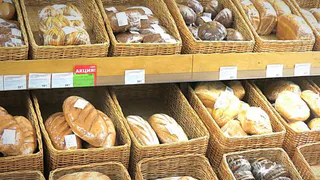 Ни крошки в доме: Хлебозавод №3 остановил торговлю в Коростове и Заокском