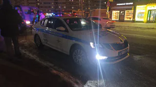 В ГАИ уточнили - должен ли водитель выходить к инспектору, когда его остановили: или допускается просто опустить окно