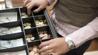 В Нижнекамске сотрудница почты похитила из кассы 620 тысяч рублей