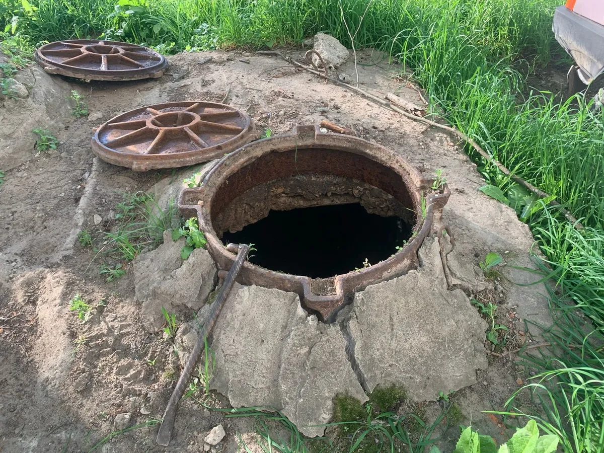 Челябинка едва не погибла в открытом колодце с кипятком