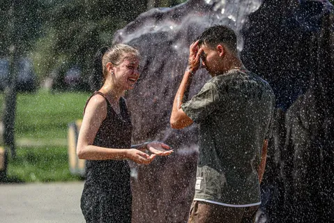 Август 2025 в России: где жара будет невыносимой, а где пройдут затяжные дожди