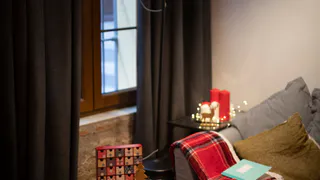 Не ламинат и не линолеум: это напольное покрытие гораздо красивее, крепче и дешевле - выбор повидавшего строителя