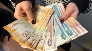 В 1984 году мама зачислила 500 рублей на мою сберкнижку к моему 18-летию: сегодня пошла в Сбербанк, узнать, сколько мне сегодня причитается