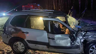 В Рязанской области водитель легковушки врезался в эвакуатор