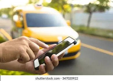 Стало известно, почему в России резко подорожали услуги такси