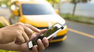 Стало известно, почему в России резко подорожали услуги такси