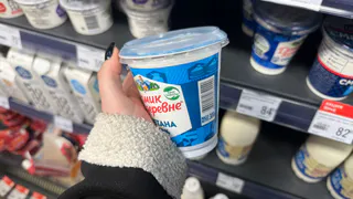 Там крахмал и сплошные антибиотики: Роскачество назвало худших производителей сметаны - их лучше не покупать      