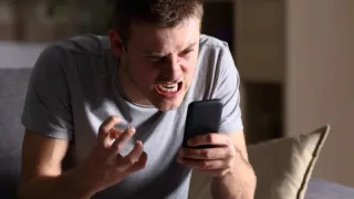 Пользователи Android негодуют: обнаружен "жучок", ворующий деньги с карт