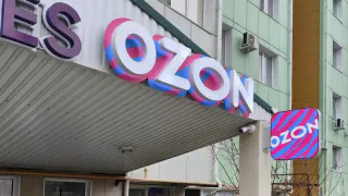 «Начнутся списания с карты». Всех, кто покупает на Wildberries, Ozon и AliExpress, ожидает новое правило