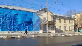 “Разве такой вандализм не надо согласовывать?”: рязанцев возмутил ремонт исторического здания на Дзержинского