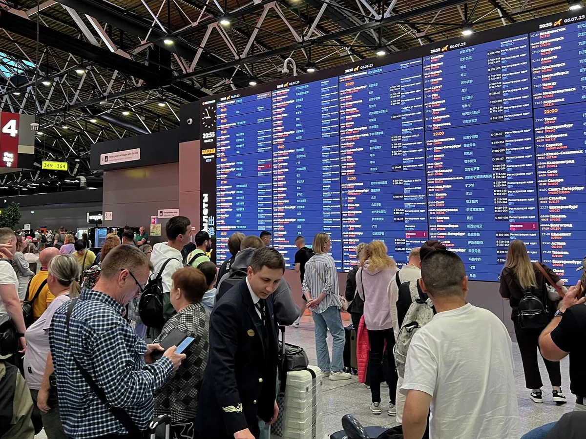 Россиянам объяснили, как можно вернуть деньги за билеты после массовых отмен рейсов