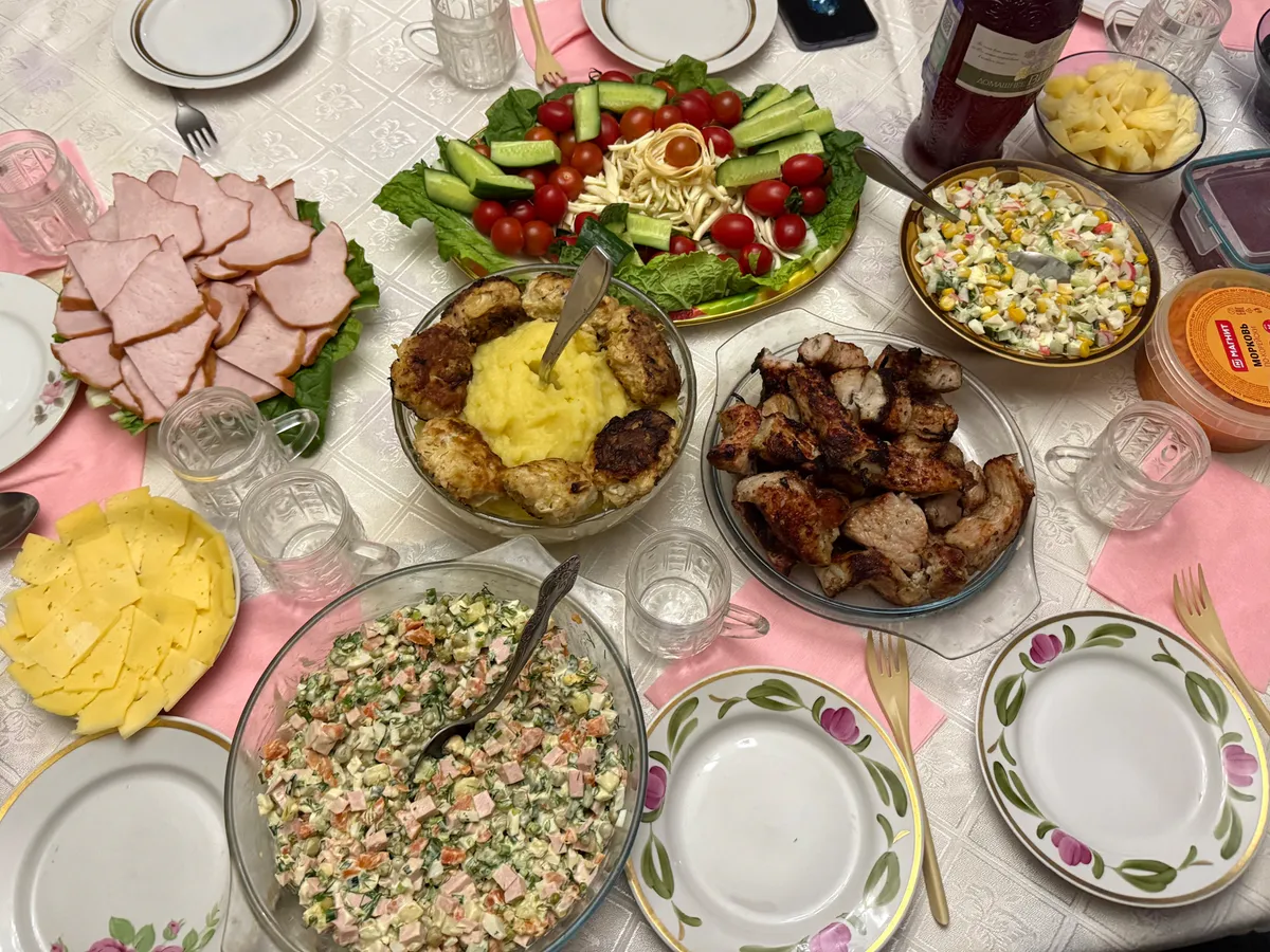 Салат "Объедение" с приятным освежающим вкусом, готовлю на замену надоевшемк оливье