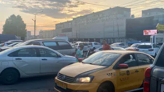 «Обещали автобусы, а снова такси»: рязанцы обсуждают, как добираться в новогоднюю ночь