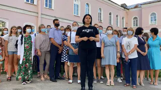 "С нами до сих пор не связались": родители учеников школы №6 - о надеждах на прямую линию президента