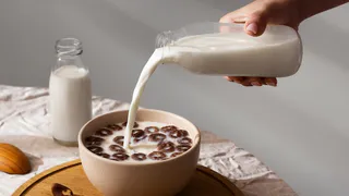 Росконтроль внес в черный список популярные марки молока