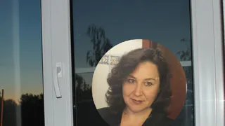 "Застеклить балкон можно быстро!" - отзыв клиентки о компании "Окнаград"