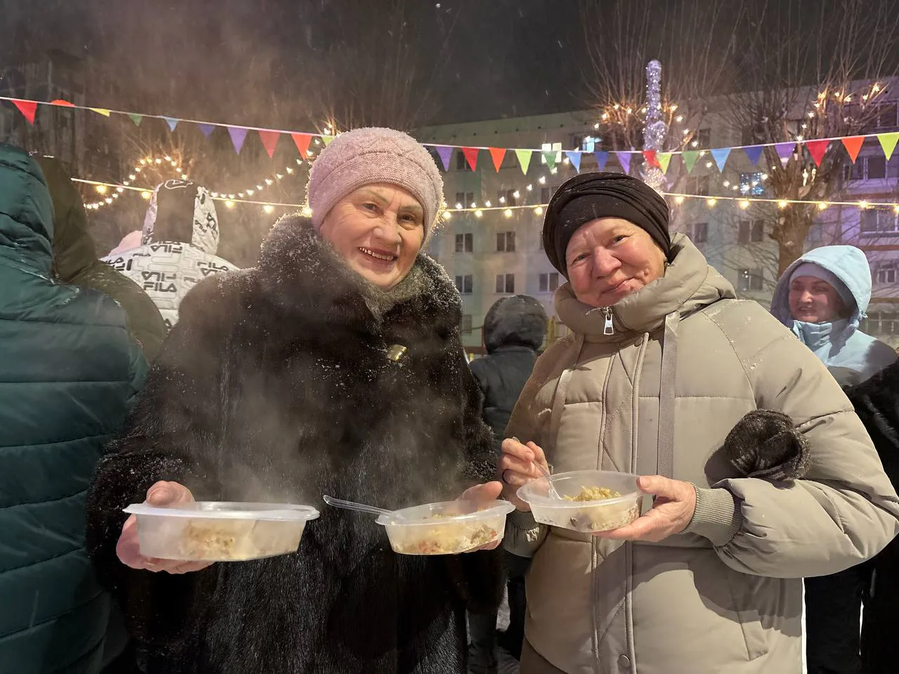 Во дворе Нижнекамска устроили настоящий «Новогодний Бум»