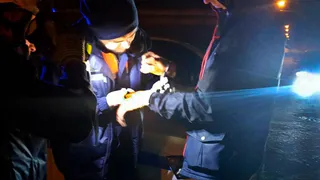 Необычный вызов для магнитогорских спасателей: наручники оказались крепче, чем ожидалось