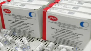 В Брянскую область доставили вакцины «ЭпиВакКорона» и «КовиВак»