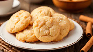 К чаю готовлю вкуснейшее печенье на кефире за пять минут: простой рецепт