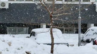 В Пензе на ул. Либерсона ледяные глыбы перекрыли горожанам все пути