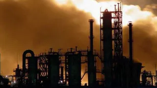 Нижнекамские СМИ бьют тревогу – часть трассы у города окутало едким дымом