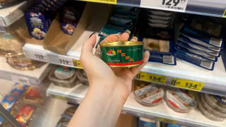 Всегда ищу 1 фразу на железной банке с икрой: узнал хитрость производителей - больше не попадусь на подделку