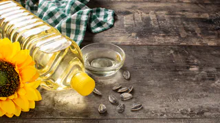 Гадость в бутылке: это растительное масло рекомендуют обходить стороной. Опубликован черный список