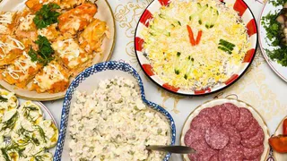 Битва между оливье и селедкой под шубой