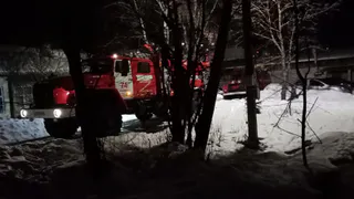 В Рязанской области пожарные почти четыре часа боролись с огнем в ангаре