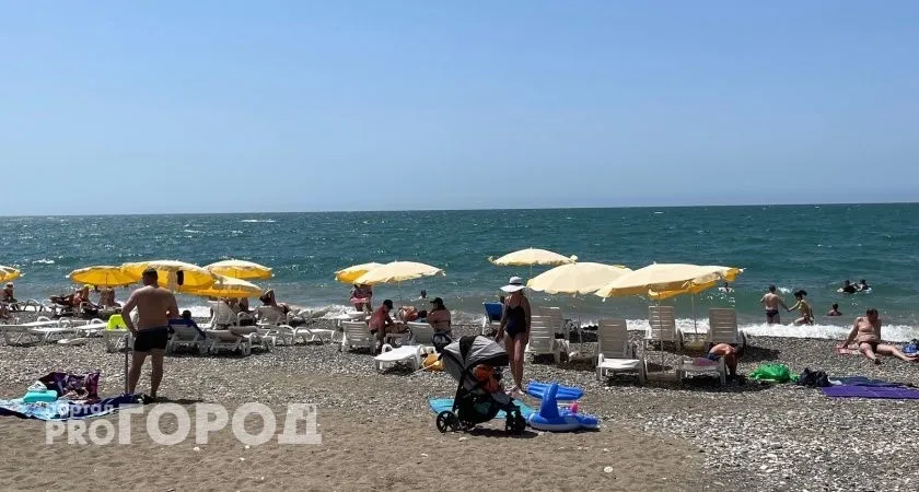 Теперь полностью запрещено: на пляжах Черного моря введен запрет на купание