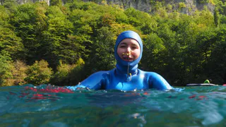 Невозможное возможно: нырнула в ледяную бездну на 73 метра