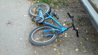 Детские разборки: 7-летний велосипедист столкнулся с 13-летним подростком на мопеде