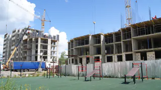 В Заре завершается строительство шестого дома для переселенцев