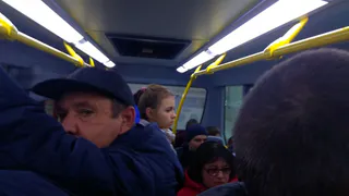 "Коронавирусные" меры: число маршруток урезали, и рязанцы штурмуют оставшиеся