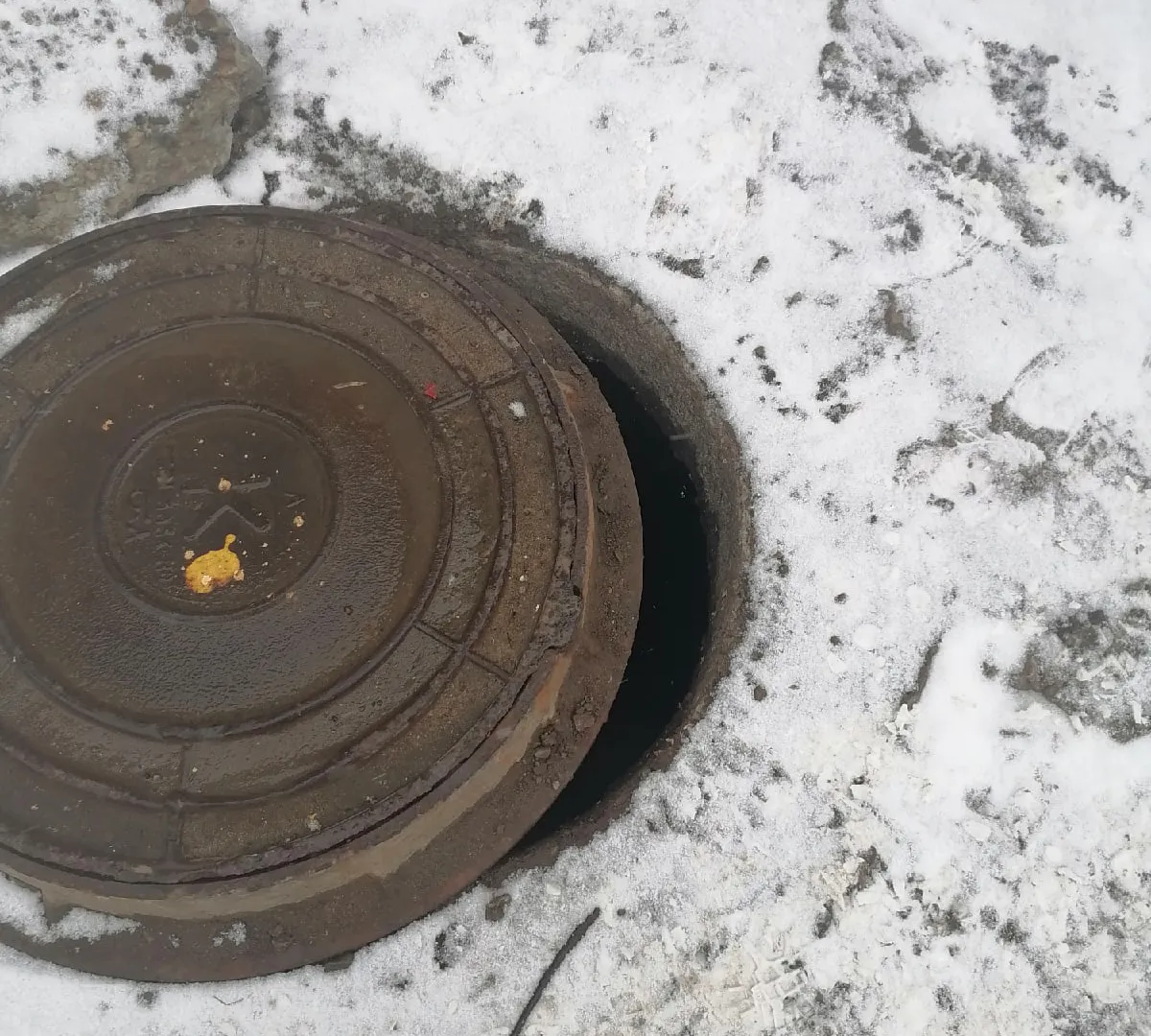 В Челнах ребёнок едва не провалился в люк: возбуждено уголовное дело