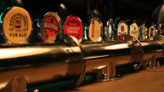 В Коми двух посетителей бара задержали за жестокое избиение мужчины