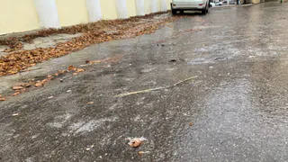 День травматолога: тротуары и дороги Рязани покрылись ледяной коркой