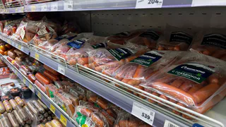 Можно смело брать по 2 пачки – там чистое мясо: Роскачество опубликовало список лучших марок сосисок и сарделек