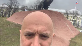 Расскажет депутатам о поправках в Конституцию: в Рязань приехал Захар Прилепин