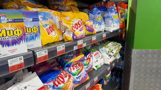 Стирают круче дорогих, а стоят дешевле: названы 5 лучших стиральных порошков по версии Роскачества