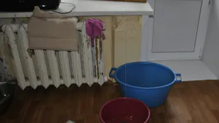 Вовремя сняли крышу: на Белякова после ливня затопило многоэтажку