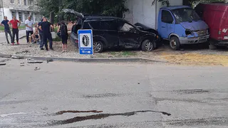 ДТП в Шлаковом: Митсубиси Аутлендер вылетел с дороги и протаранил Газель