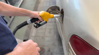 Заливаю это масло в машину после 150 000 км пробега - и бед не знаю: Простой трюк сохранил деньги и двигатель