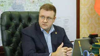 Измерять туристам температуру, изолировать медиков, убрать с дорог маршрутки: все новые пункты распоряжения Любимова