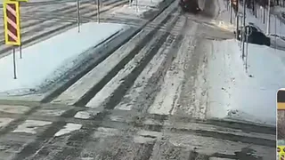 В Нижнекамске водитель «КамАЗа» проехал на красный и сбил ребенка на «зебре»